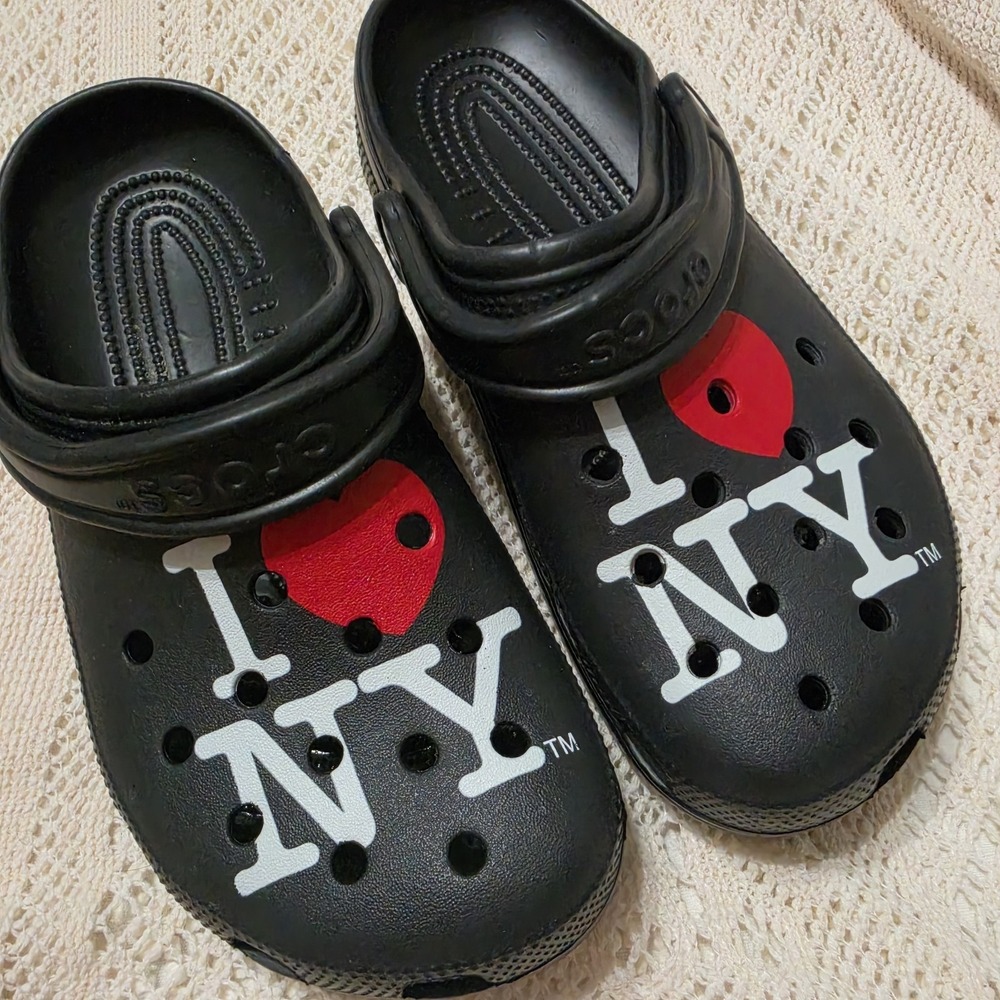 Crocs Classic I Love NY Clog Men's size 8 Women's size 10